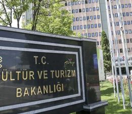 Vakıflar Genel Müdürlüğü, bir yılda 18 yıllık toplamından fazla bina tahsisi yapmış; yarısından fazlası Diyanet’e!