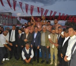 TÜM DÜNYA PASİNLER’DE  PAŞPEHLİVAN ‘GÖR’DÜ!
