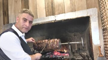 ŞAŞIRTAN BENZERLİK GÖREN SEDAT PEKER SANIYOR