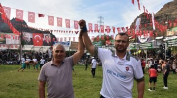 ATA SPORU GÜREŞ ALTINBAŞAK AÇTI