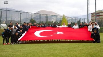 DADAŞ’TAN AY-YILDIZLI ANTENMAN